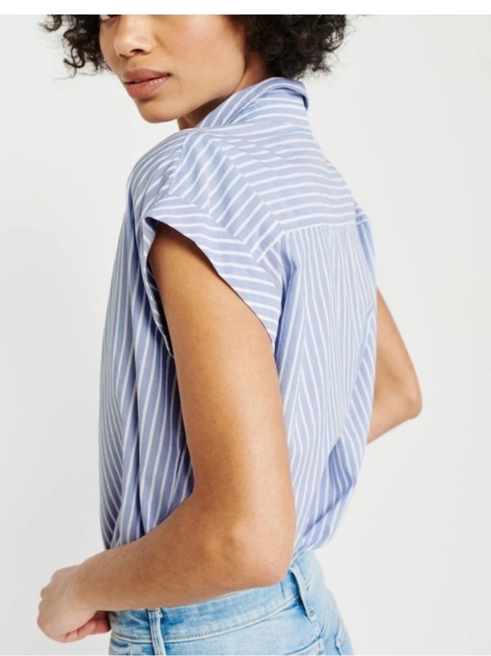 Abercrombie & Fitch button down poplin stripe shirt - Picture 2 of 8